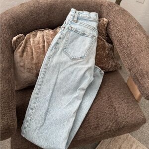 The 90’s Straight Ultra Hugh Rise Curve Love Jean